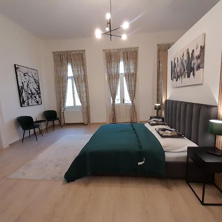 Entrez Apartment 3 - Historical Centre Košice Eksteriør billede