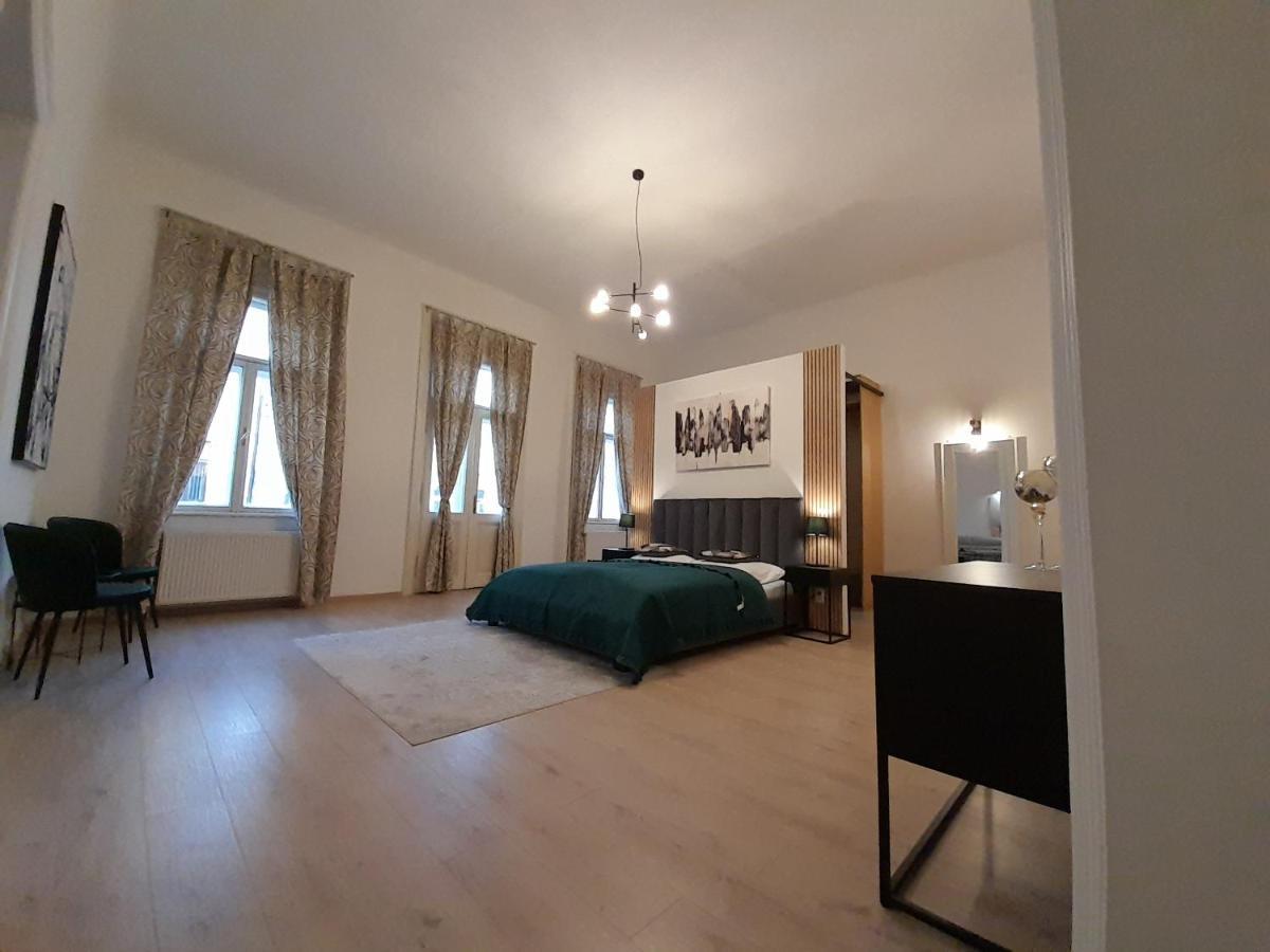 Entrez Apartment 3 - Historical Centre Košice Eksteriør billede