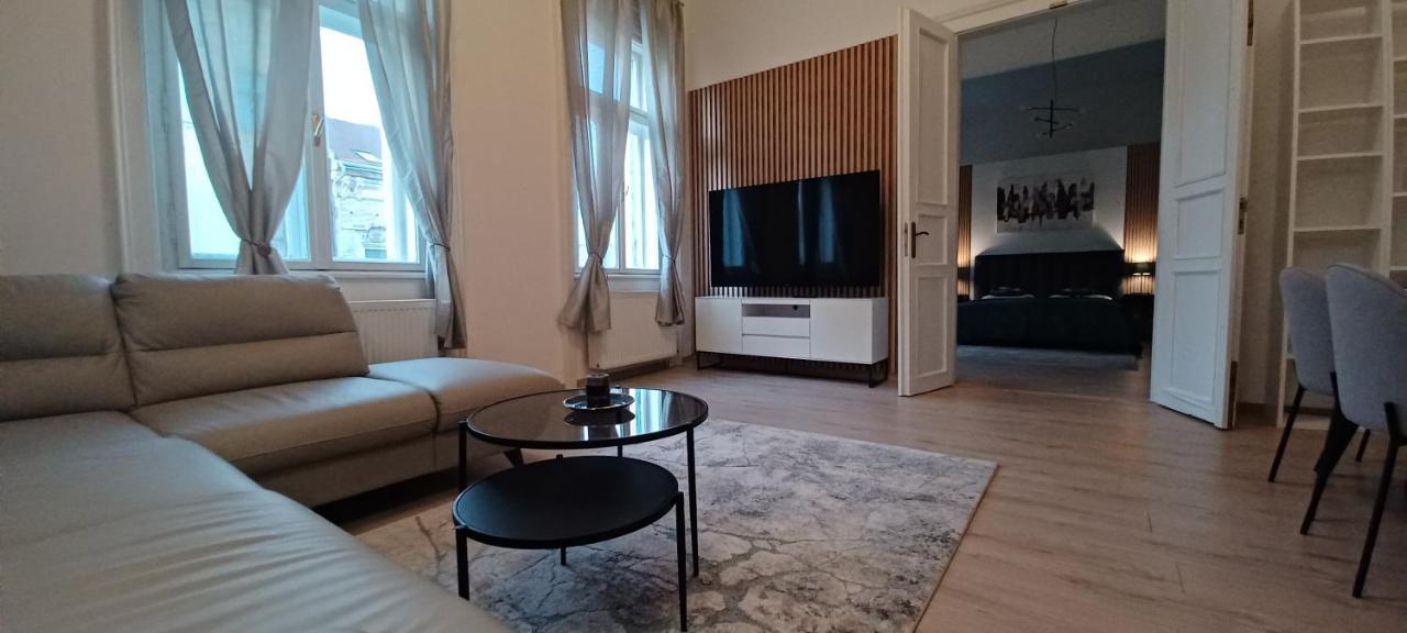 Entrez Apartment 3 - Historical Centre Košice Eksteriør billede