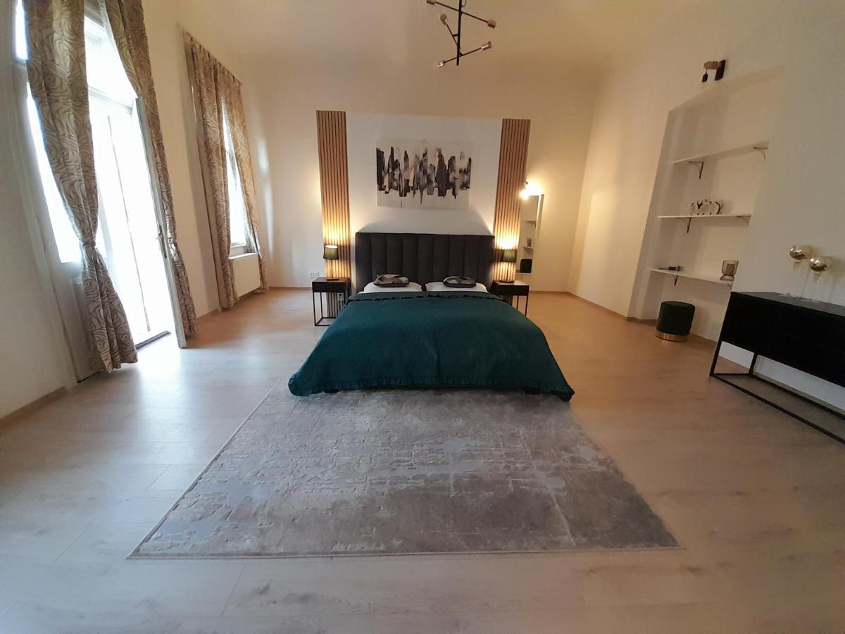 Entrez Apartment 3 - Historical Centre Košice Eksteriør billede
