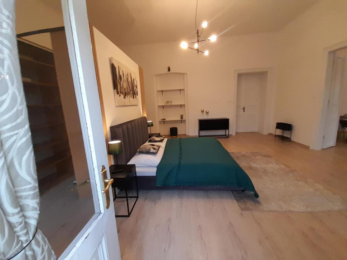 Entrez Apartment 3 - Historical Centre Košice Eksteriør billede